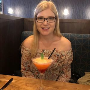 Meet your Posher, Hayley